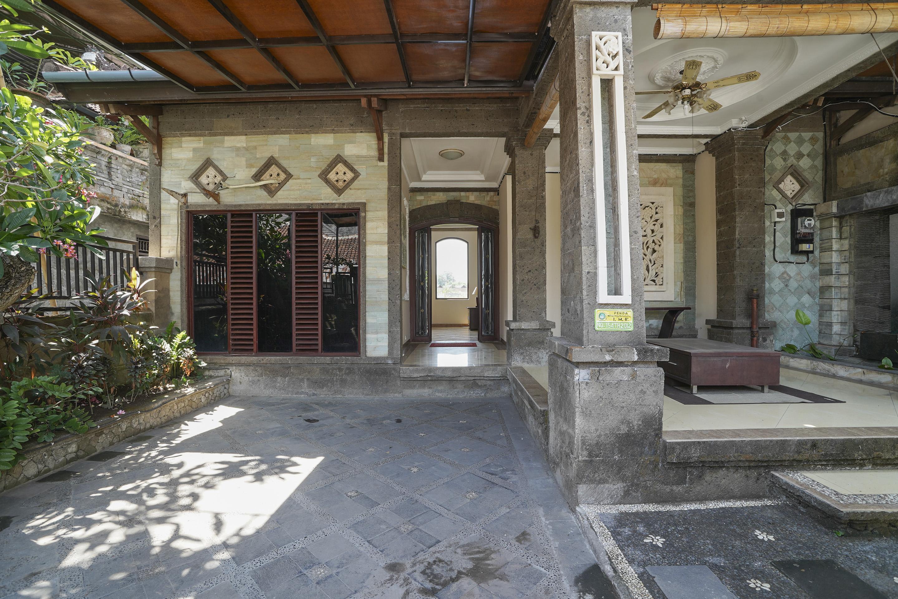Oyo 2321 Griya Shanti Homestay Ketewel Εξωτερικό φωτογραφία